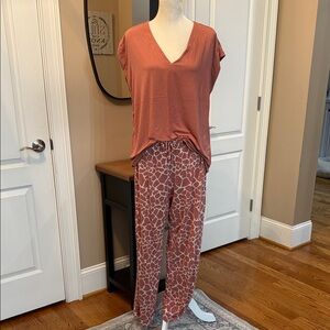 Soma Cool Nights Pajama Set V-Neck Top & animal Printed Pants Size L